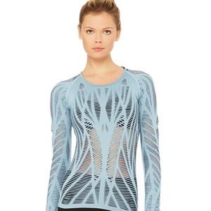 Alo Yoga, Wander long sleeve top in Evermint